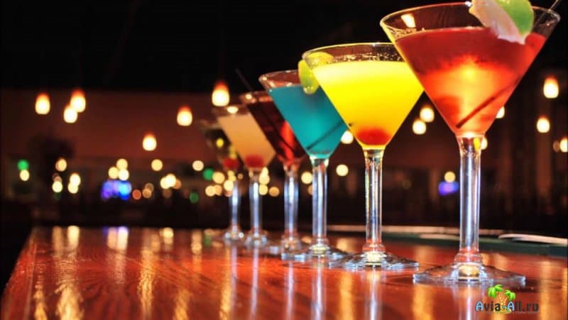 Как правильно заказать в баре коктейль и не разочароваться? Какой напиток выбрать?4