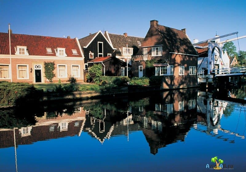 Нидерланды (Голландия) - описание страны, расположение, история, информация для туристов