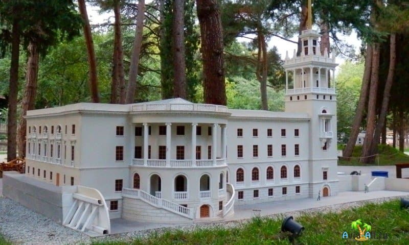 Выставка «Крым в миниатюре» в Алуште