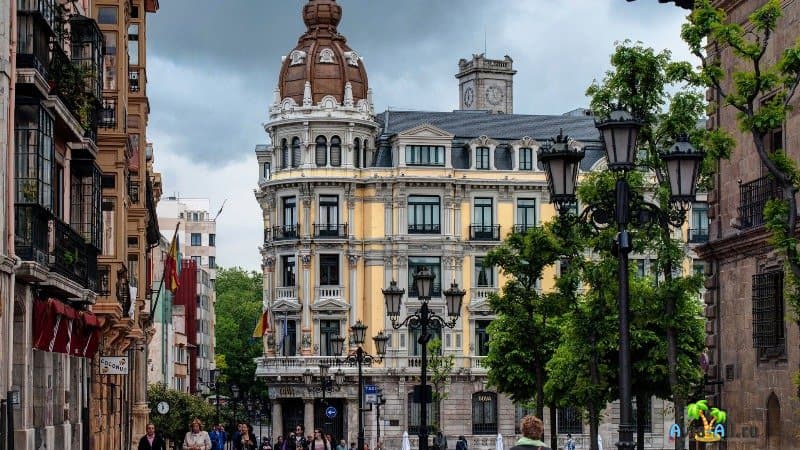 Овьедо - героический город в Испании