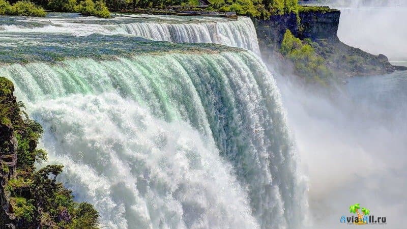 Ниагарский водопад включает в себя три водопада