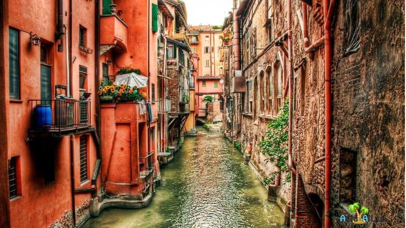 Город Болонья - старейший город Европы
