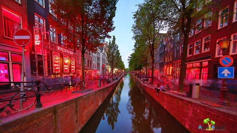 Район Красных фонарей в Амстердаме