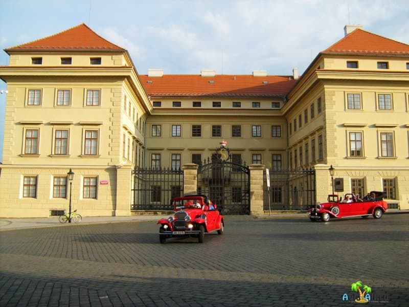 Архитектурная достопримечательность Праги - Салмовский Дворец2