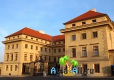 Архитектурная достопримечательность Праги - Салмовский Дворец1