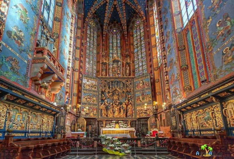 Одна из самых почитаемых Польских святынь - Храм Святой Матери-Королевы Мира4