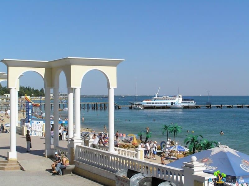Тихий курорт Крымского полуострова - Евпатория. Обзор пляжей и предлагаемого жилья2