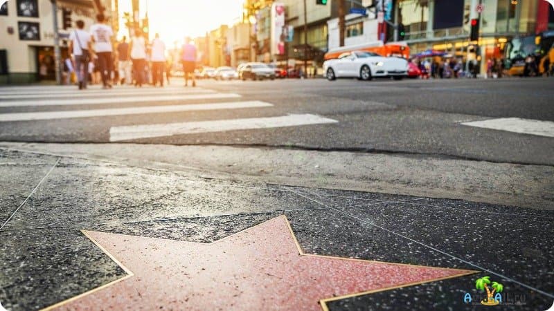 Голливудский бульвар в Лос-Анджелесе