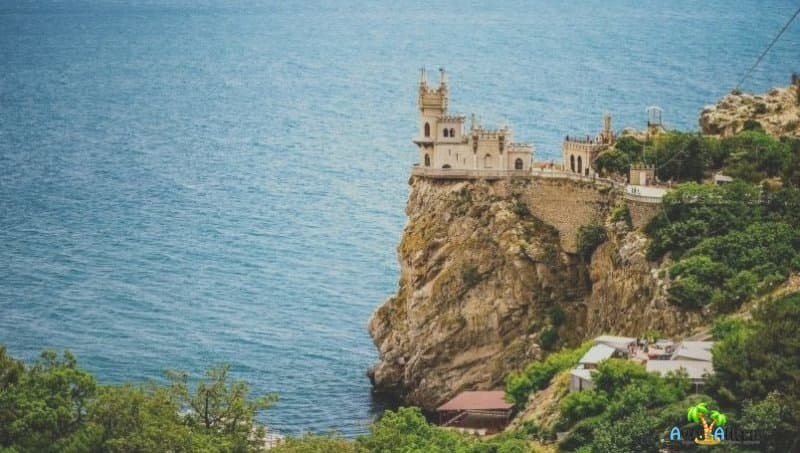 Мыс и Ласточкино гнездо, Крым