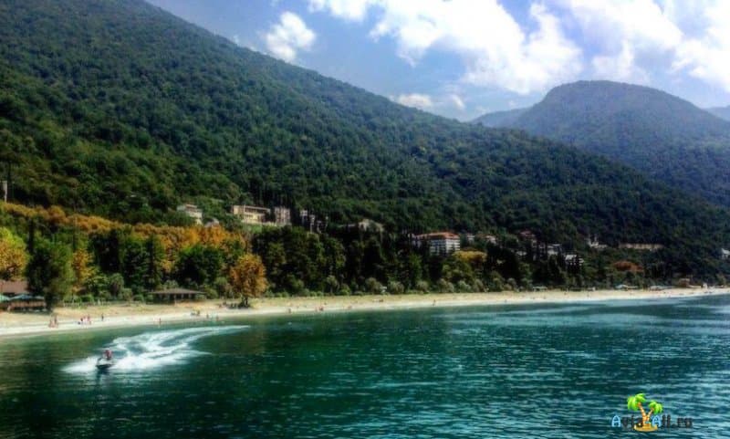 Абхазия 2021: отдых летом за границей без ПЦР-теста