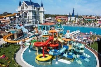 С какими проблемами россияне сейчас сталкиваются на отдыхе в Турции 2022?