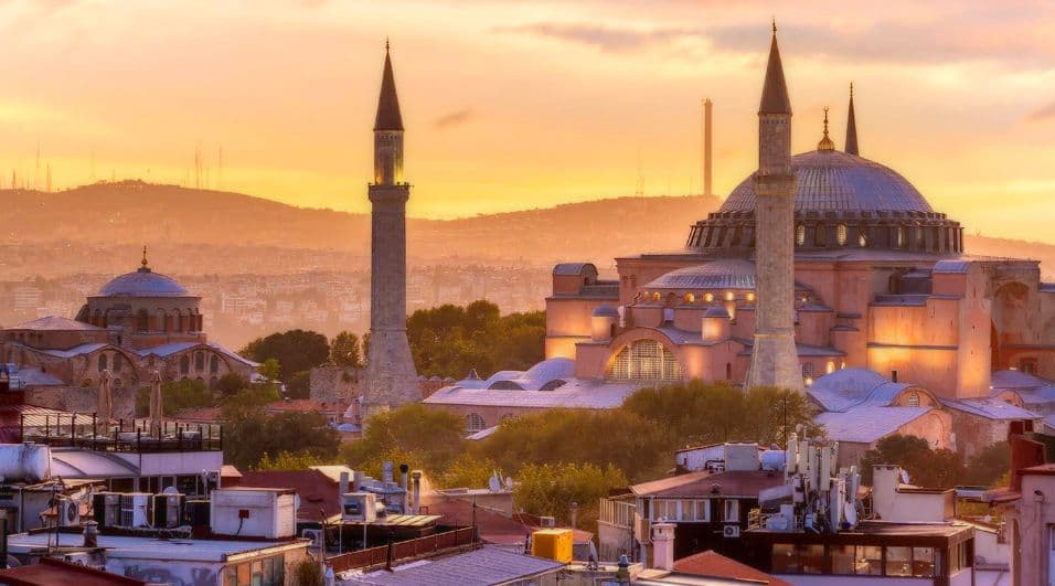 Как переехать в Турцию на ПМЖ? Причины передумать