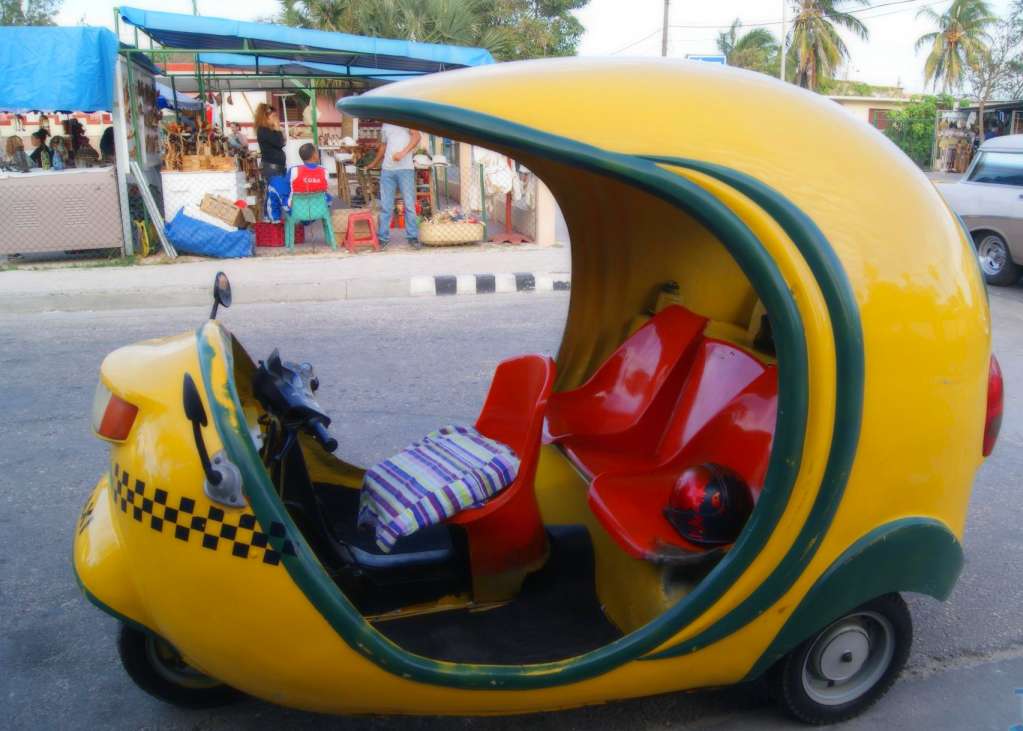 Коко-такси на Кубе