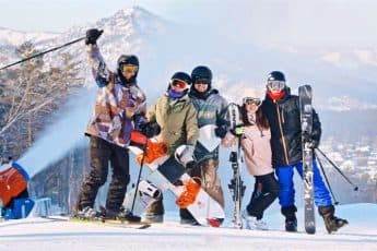Манжерок – лучший горнолыжный курорт 2022-2023 для семейного отдыха с детьми